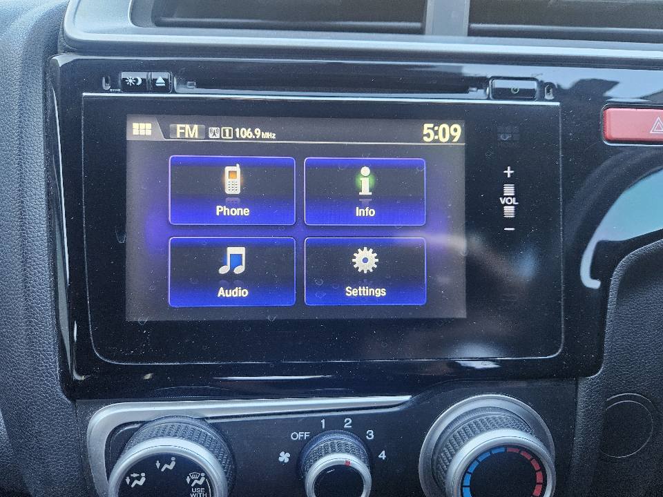 2015 Honda jazz vtec automatic low kms12.jpg